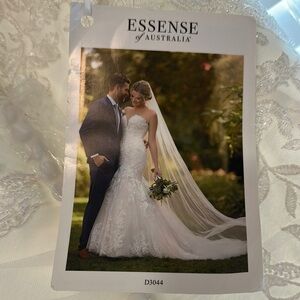 Elegant Beaded Lace Strapless Wedding Dress | Essence of Australia | Sample Sale